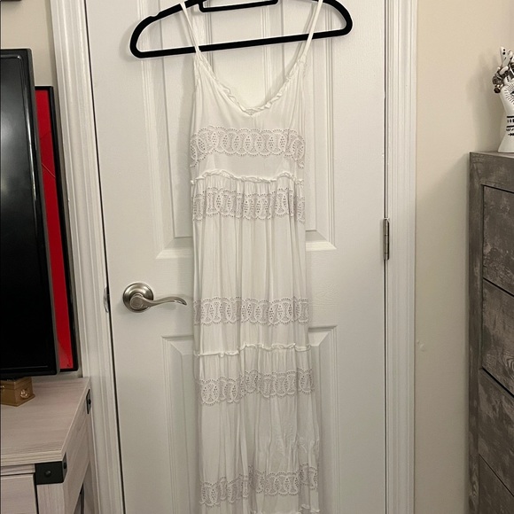 Jessica Simpson White Maxi Dress Size Medium - Picture 3 of 7
